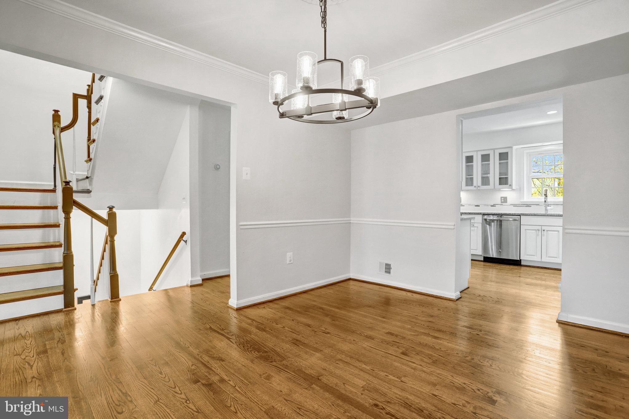 MANCHESTER SQUARE - Residential Lease