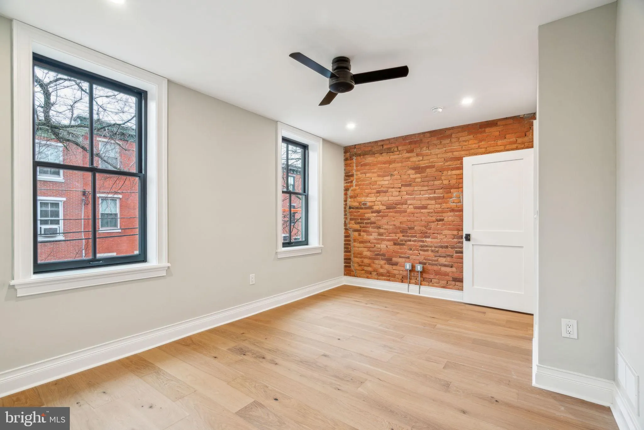 Philadelphia, Pennsylvania 19130, United States, 4 Bedrooms Bedrooms, ,4 BathroomsBathrooms,Residential,Pending,79539