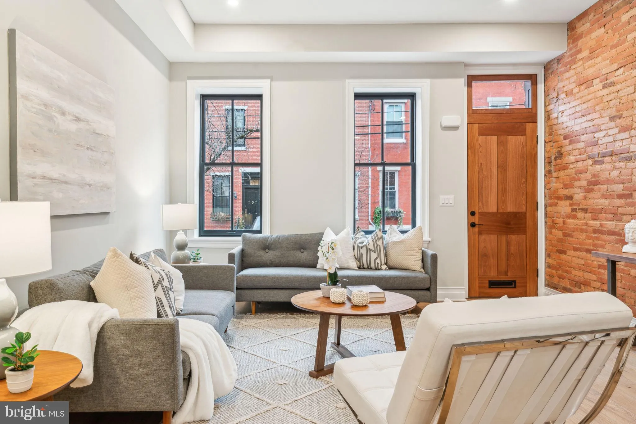 Philadelphia, Pennsylvania 19130, United States, 4 Bedrooms Bedrooms, ,4 BathroomsBathrooms,Residential,Pending,79539