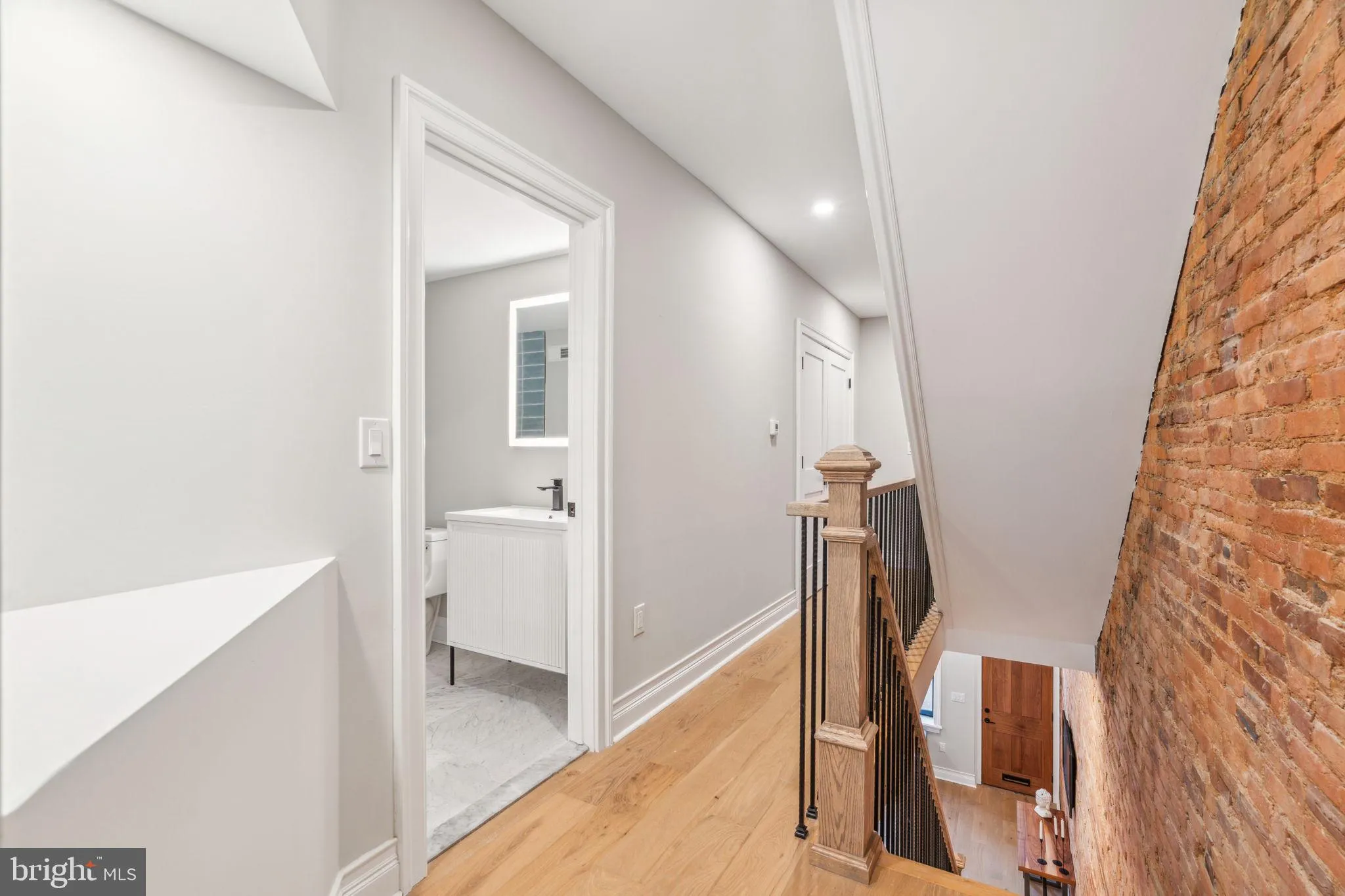 Philadelphia, Pennsylvania 19130, United States, 4 Bedrooms Bedrooms, ,4 BathroomsBathrooms,Residential,Pending,79539