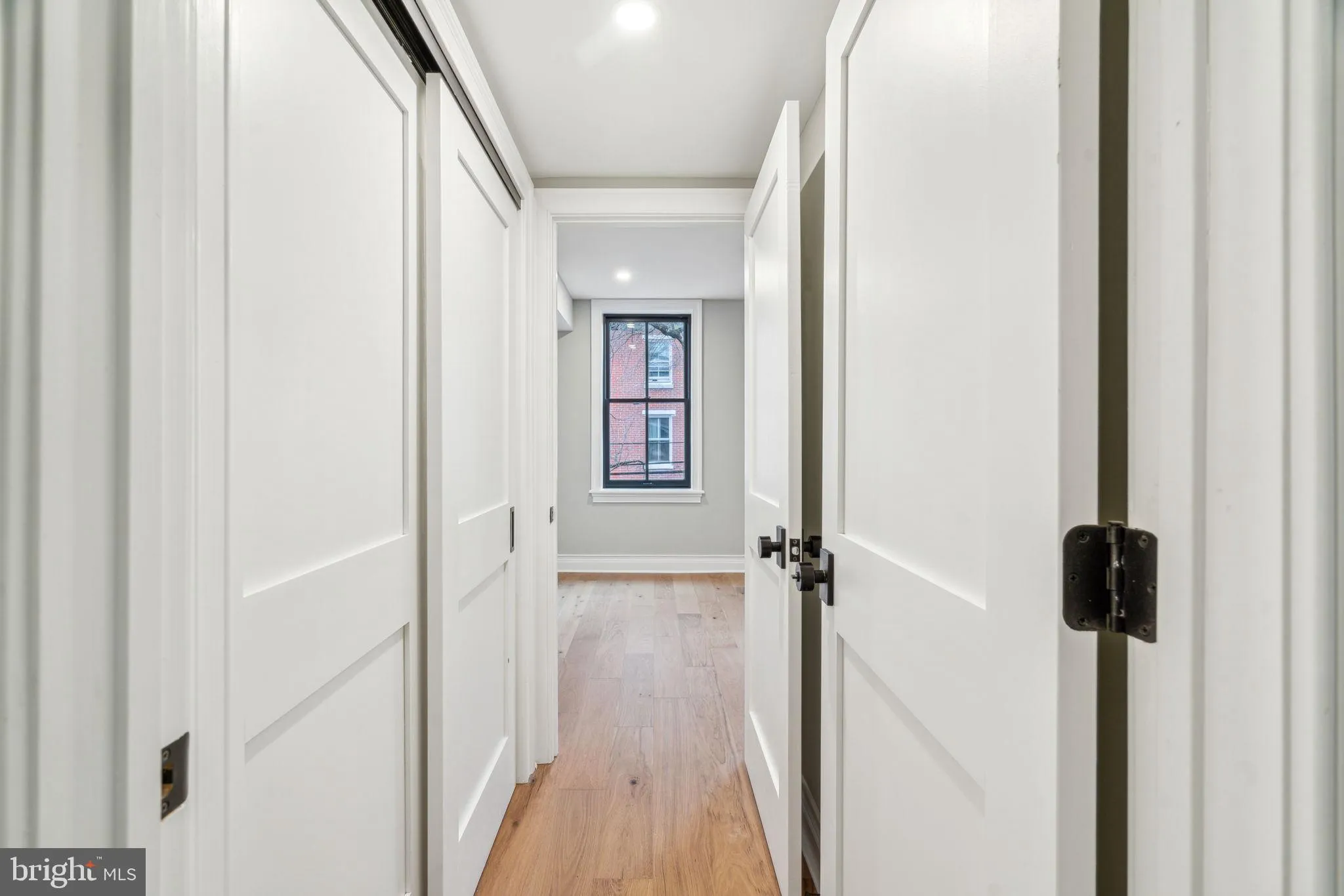 Philadelphia, Pennsylvania 19130, United States, 4 Bedrooms Bedrooms, ,4 BathroomsBathrooms,Residential,Pending,79539