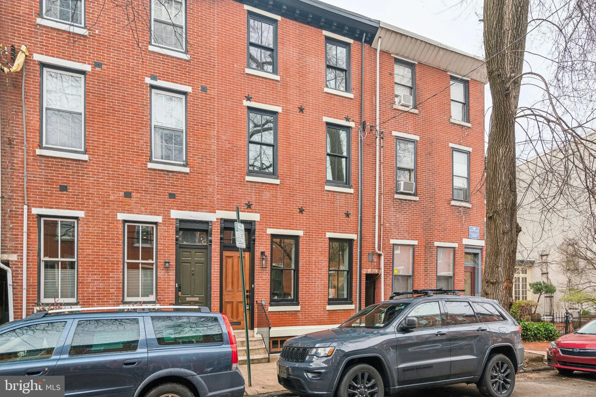 Philadelphia, Pennsylvania 19130, United States, 4 Bedrooms Bedrooms, ,4 BathroomsBathrooms,Residential,Pending,79539