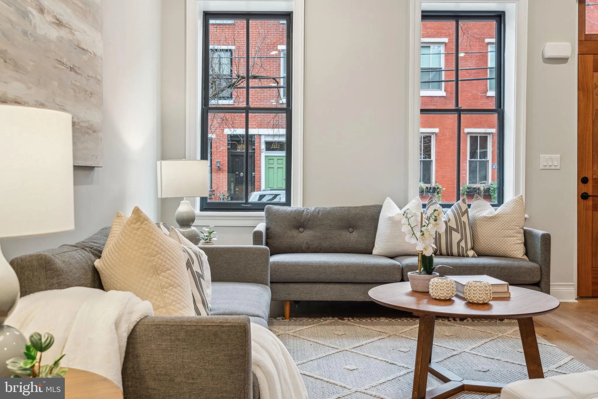 Philadelphia, Pennsylvania 19130, United States, 4 Bedrooms Bedrooms, ,4 BathroomsBathrooms,Residential,Pending,79539