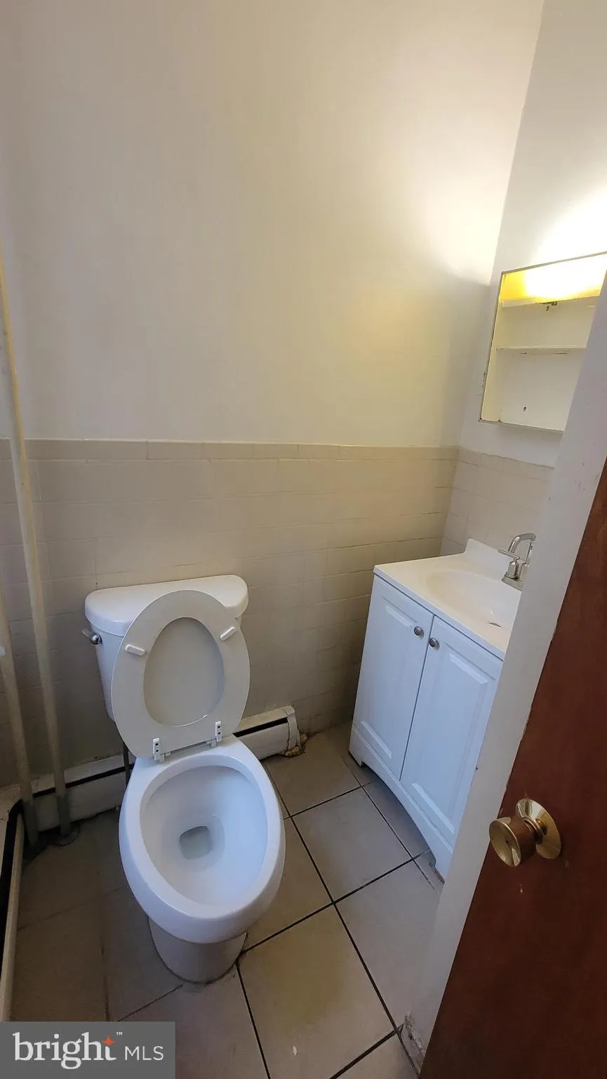 Philadelphia, Pennsylvania 19140, United States, ,2 BathroomsBathrooms,Residential,Contingent,25451