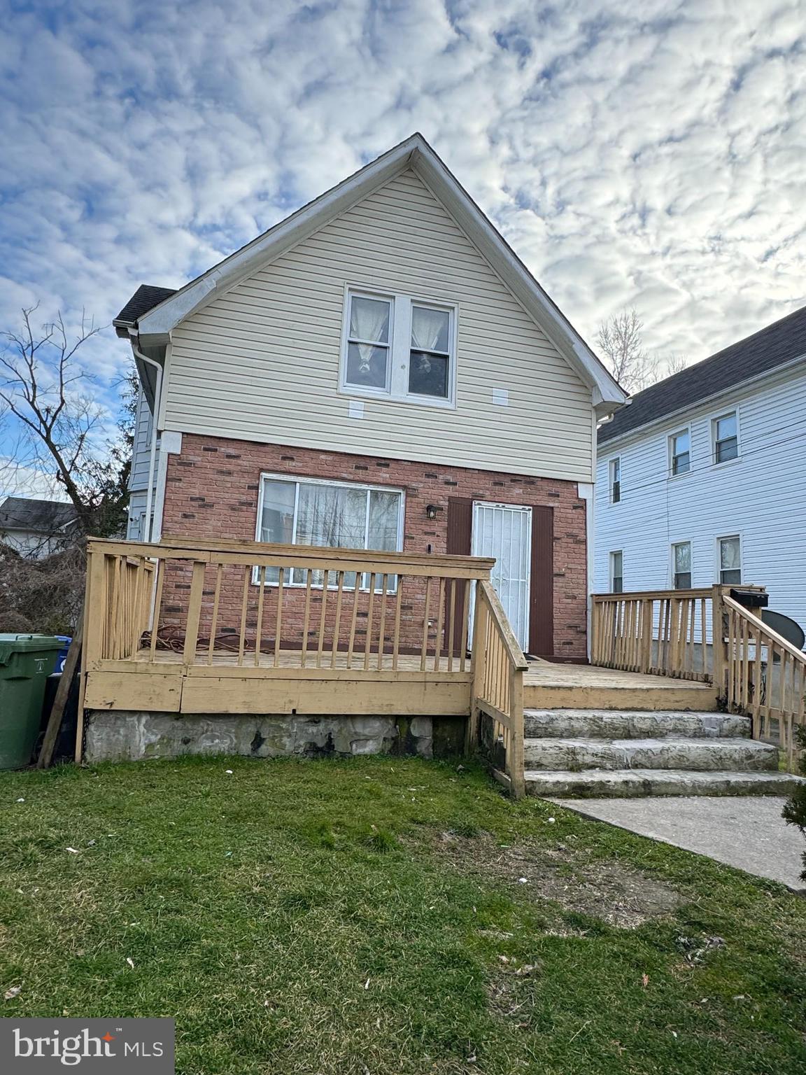 Fully rehabbed single family home with large front porch and rear deck. four bedrooms (one in first floor) and 2.5 bath. wood floor. central air, granite kitchen counter top. washer and dryer etc. serious inquiries only. LA related to the owner.