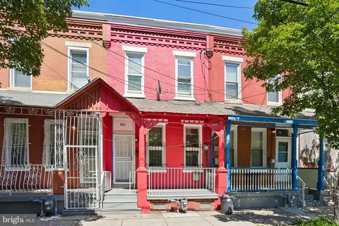 Townhouse For Sale - 421 Trenton Avenue<br/> CAMDEN, NJ 08103