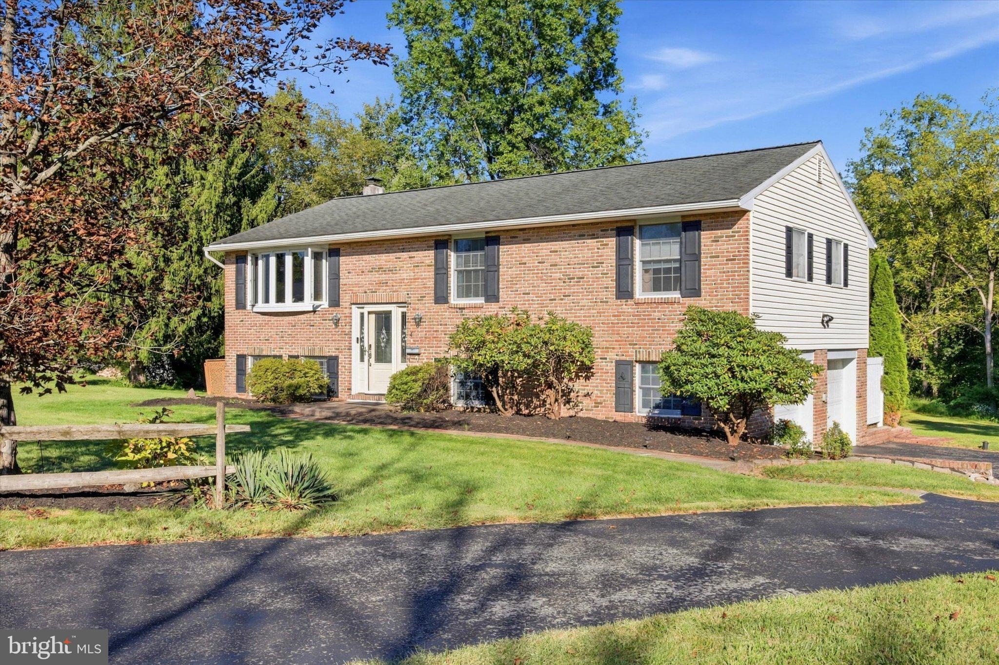 4 ASPEN COURT