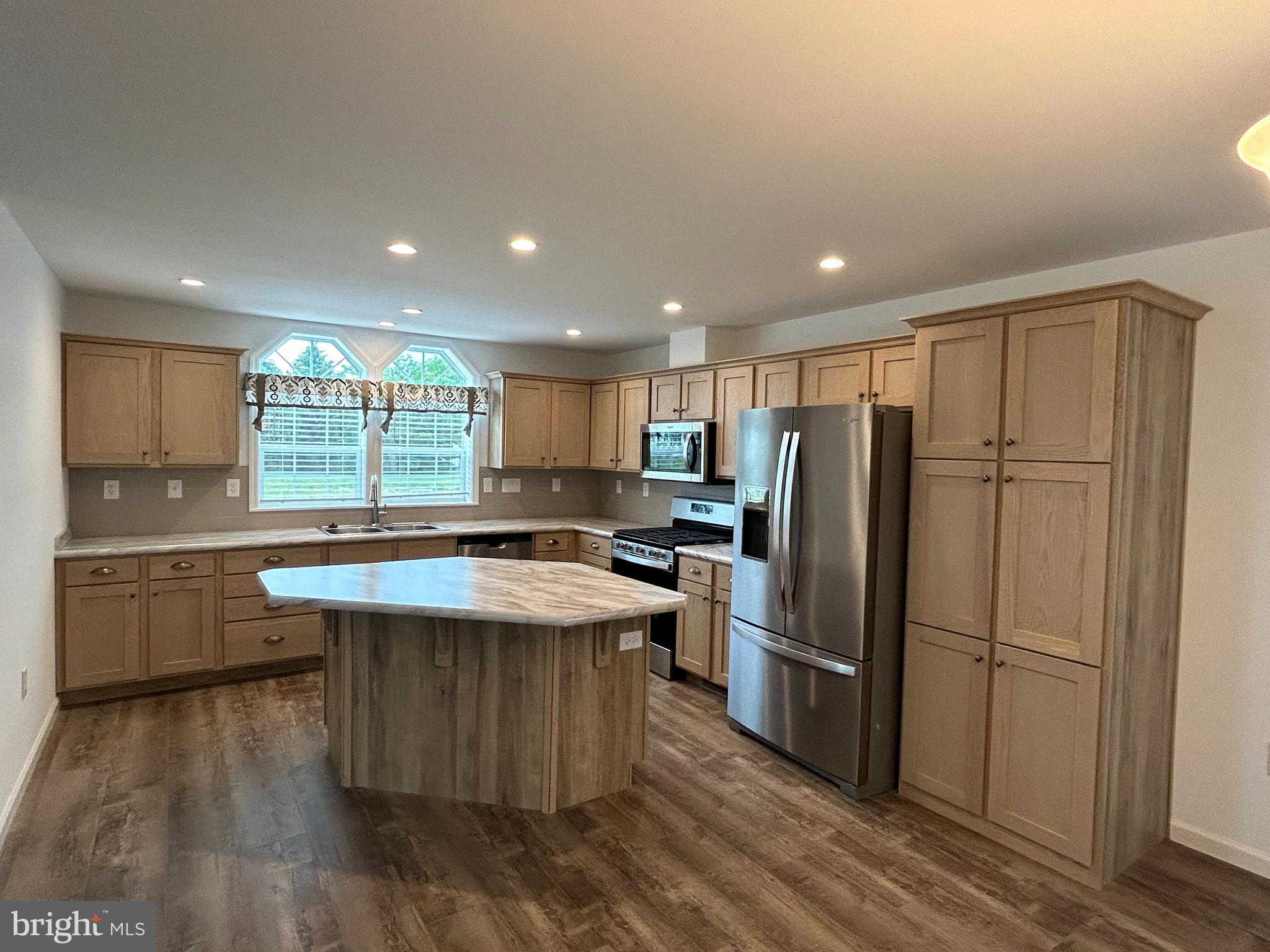 403 EASTWOOD LANE