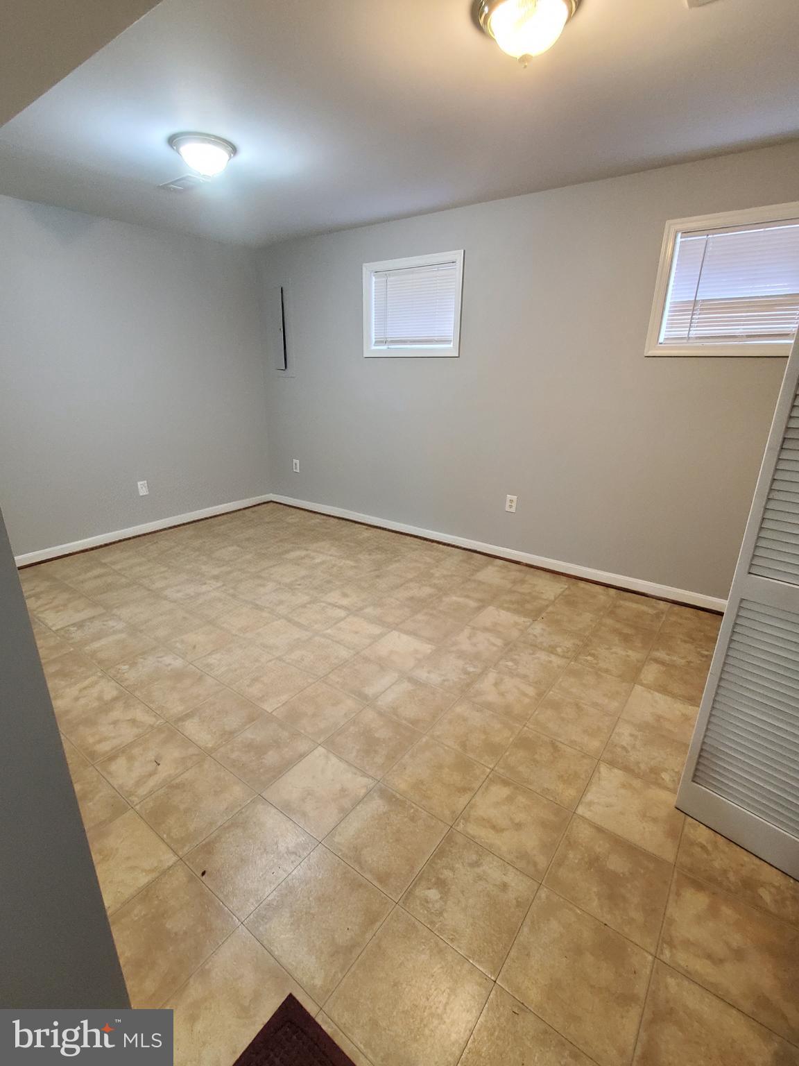 HIGHLANDS OF WARRENTON PHASE 1 - Residential Lease