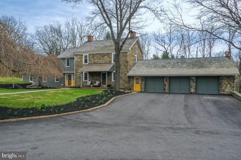 566 SCENIC DRIVE BERNVILLE PA 19506