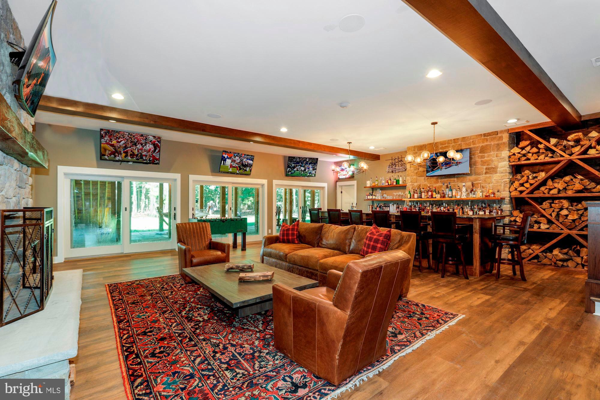 WOLFE POINTE - Residential