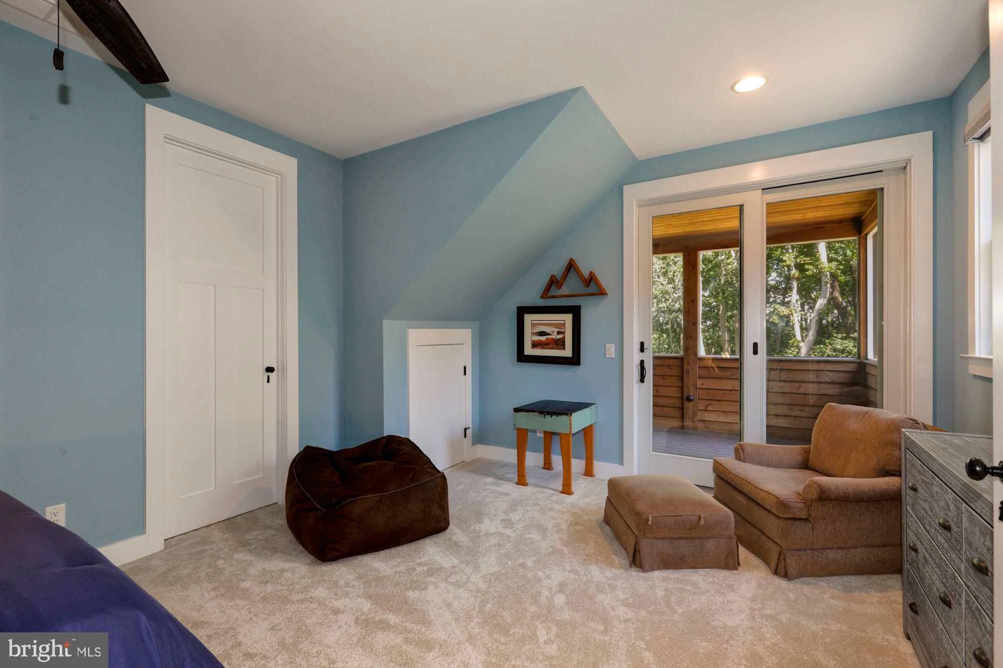 WOLFE POINTE - Residential