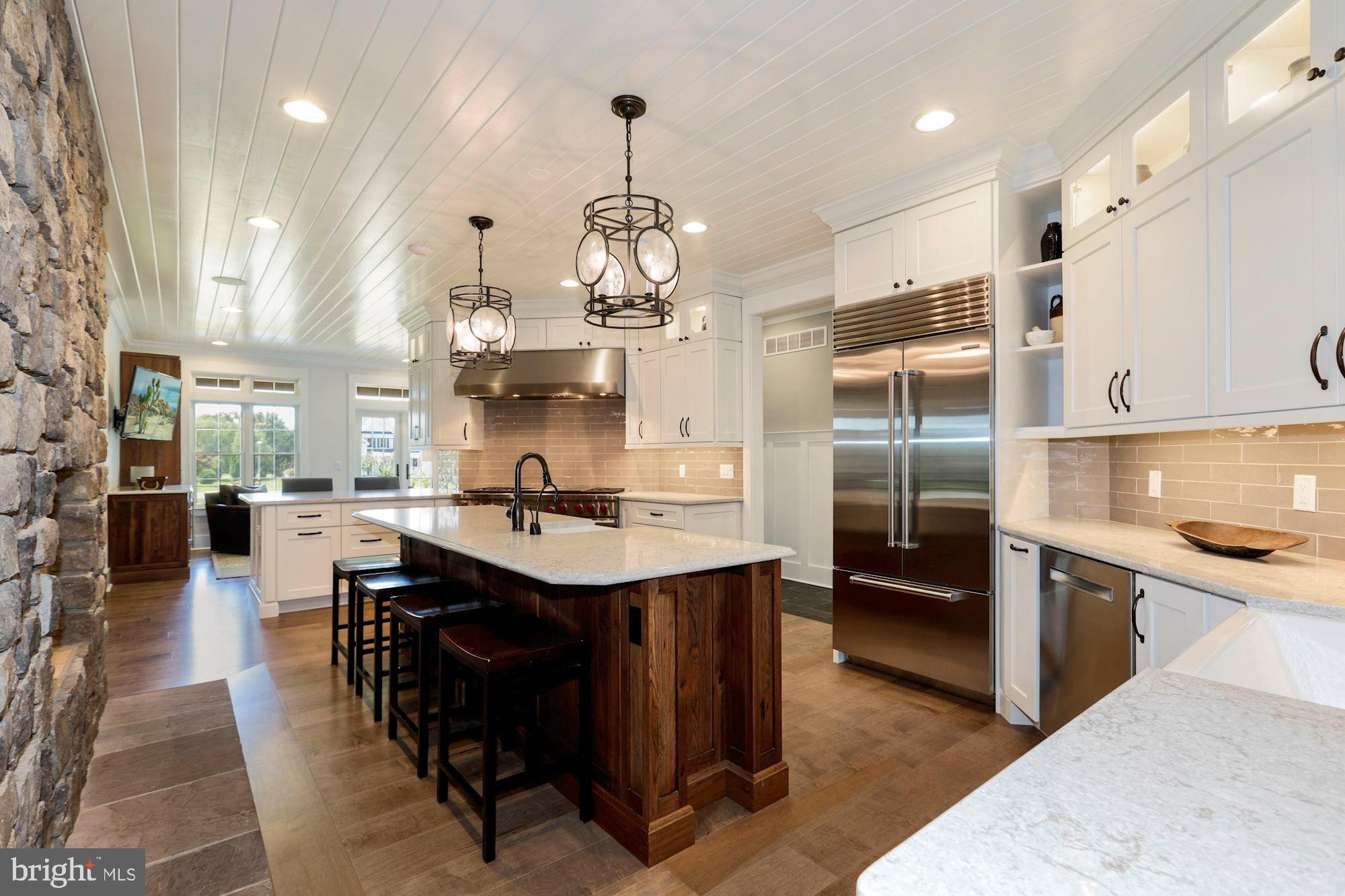 WOLFE POINTE - Residential