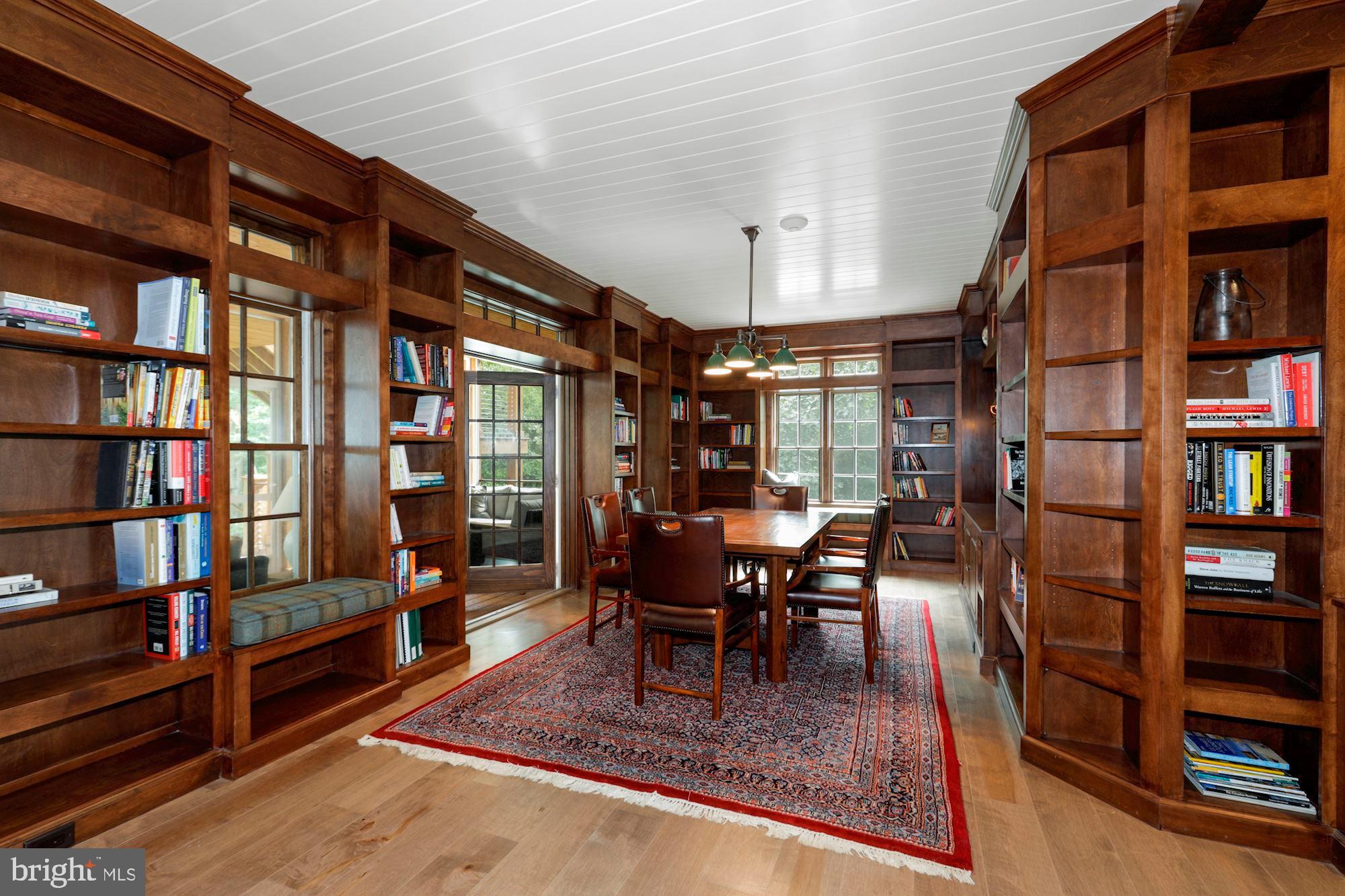 WOLFE POINTE - Residential