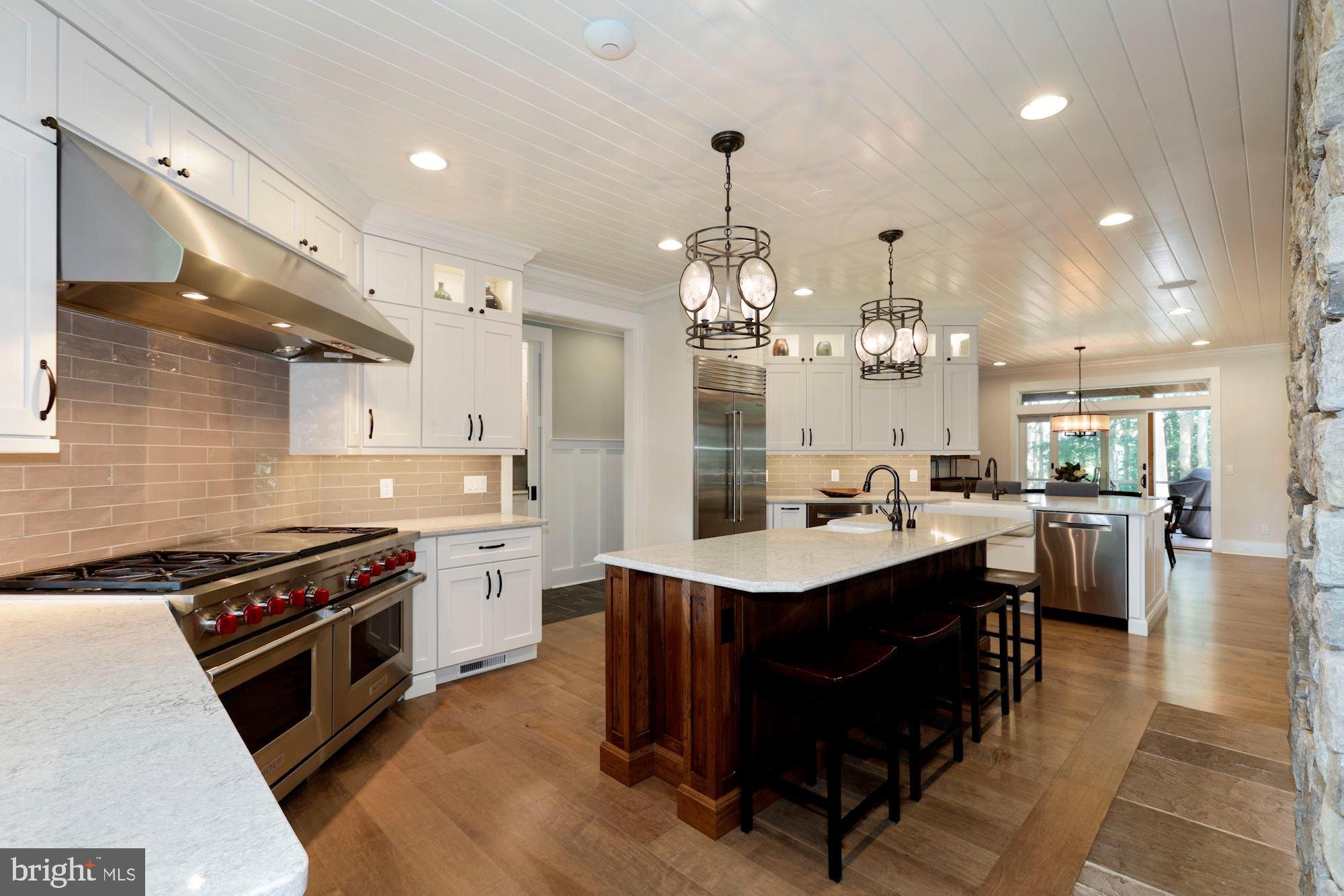 WOLFE POINTE - Residential