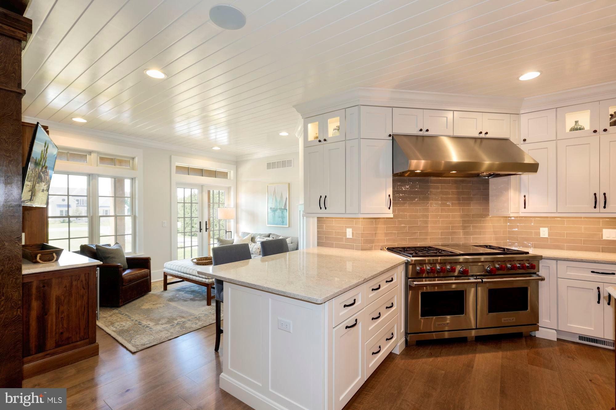 WOLFE POINTE - Residential