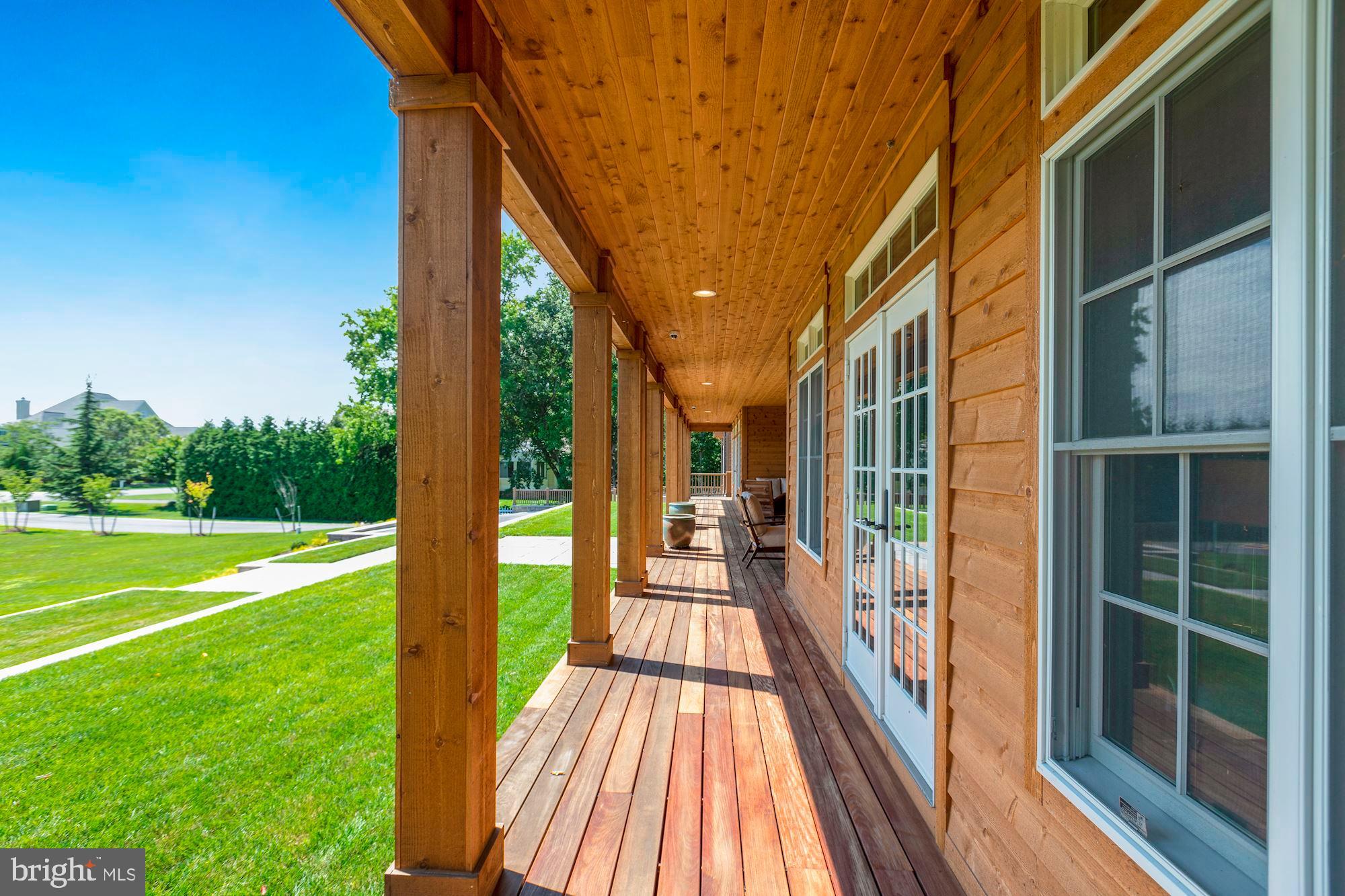 WOLFE POINTE - Residential