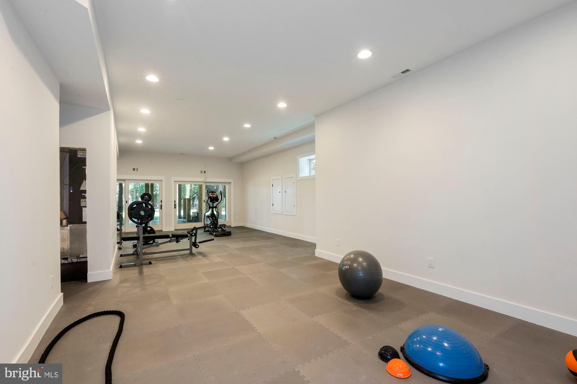 WOLFE POINTE - Residential