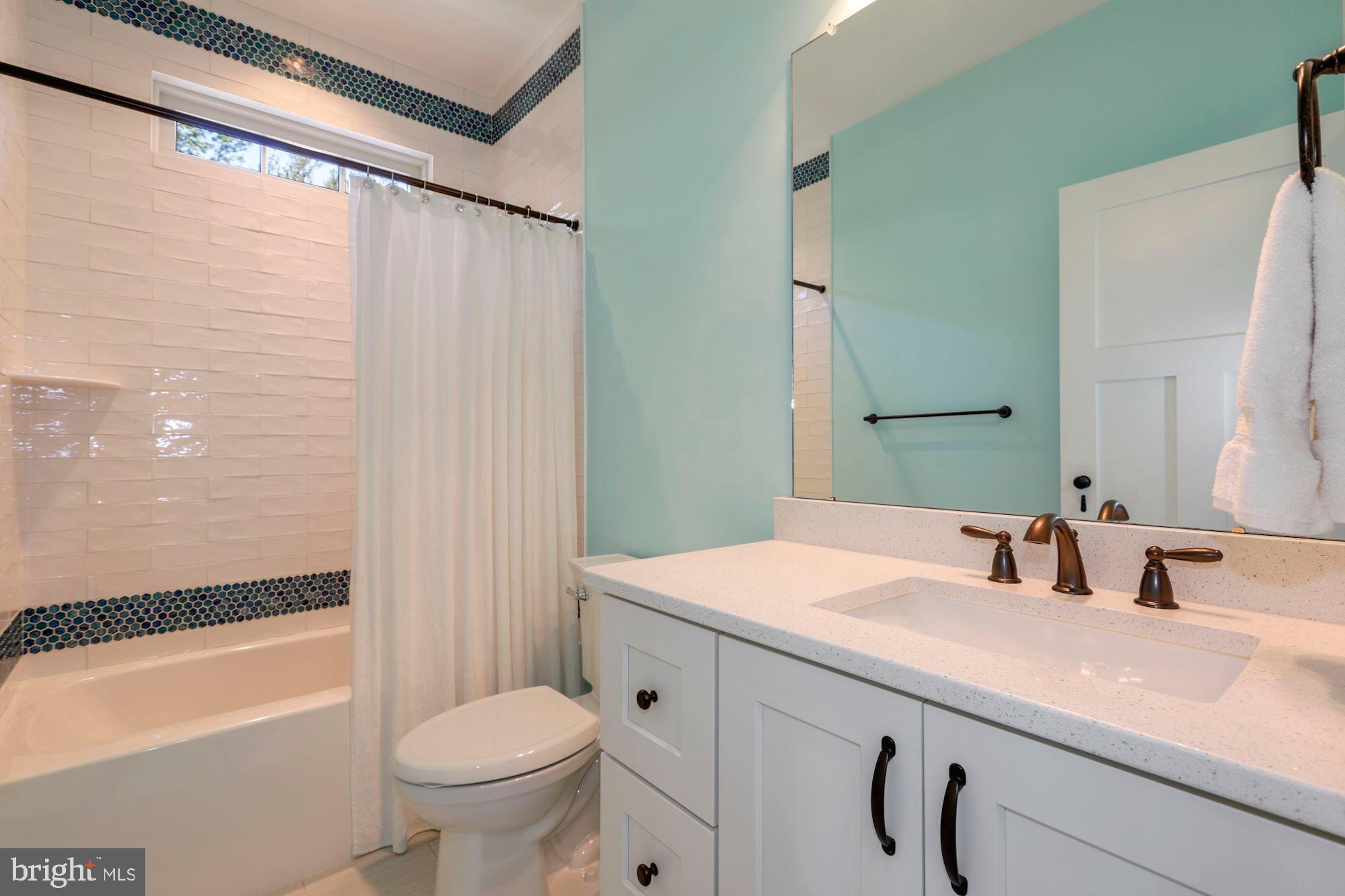 WOLFE POINTE - Residential