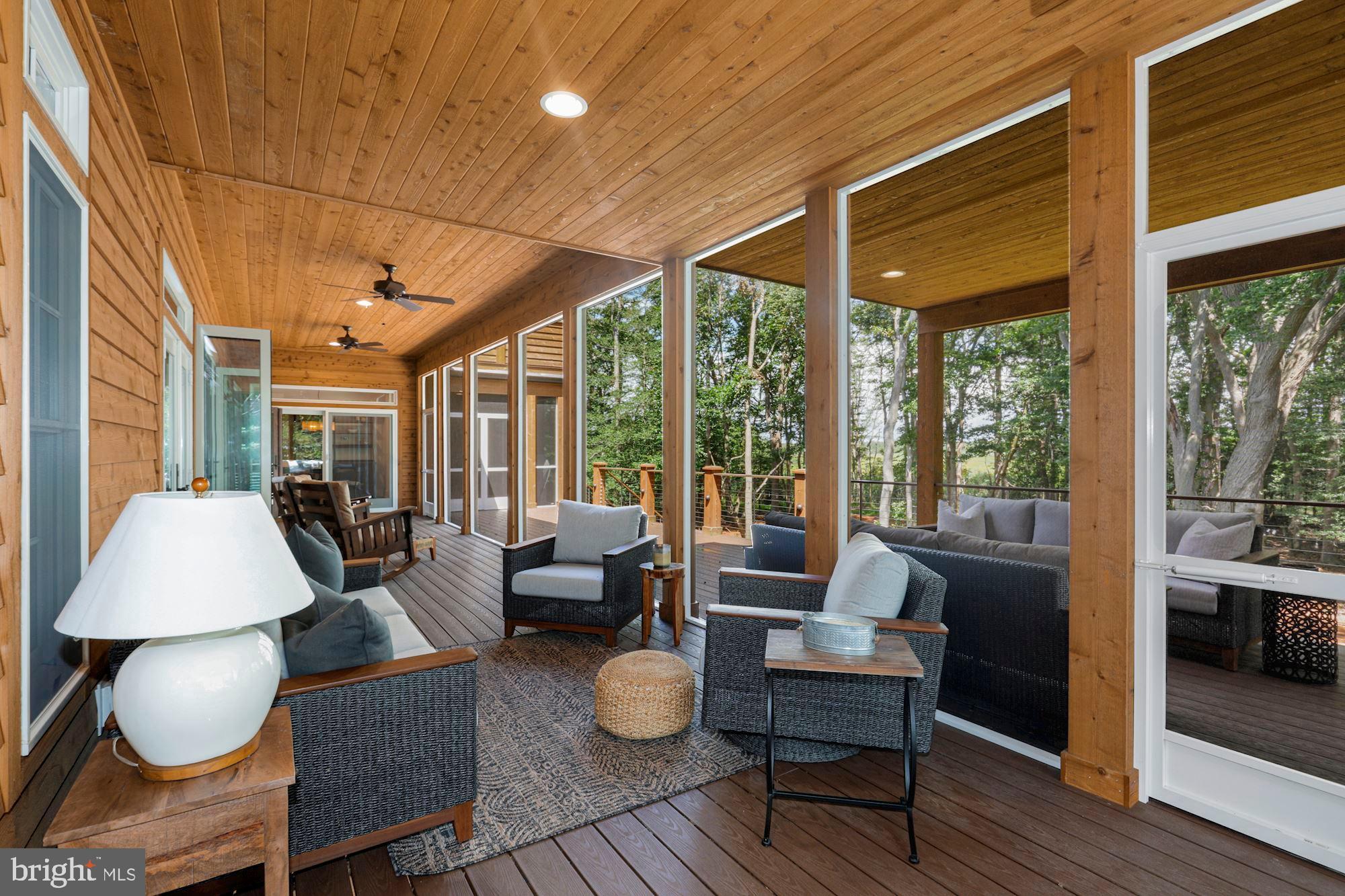 WOLFE POINTE - Residential