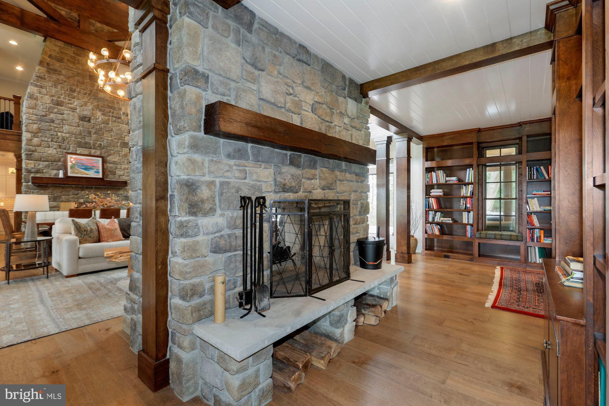 WOLFE POINTE - Residential