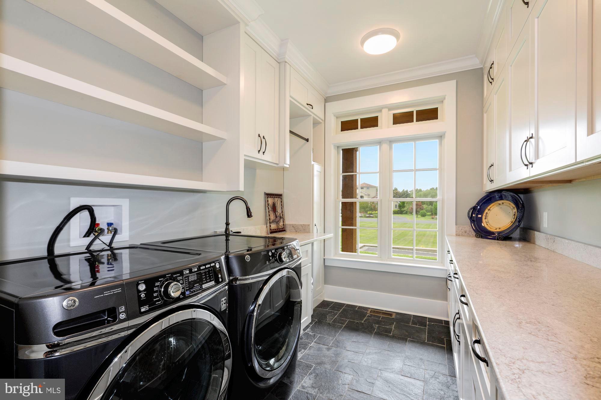 WOLFE POINTE - Residential