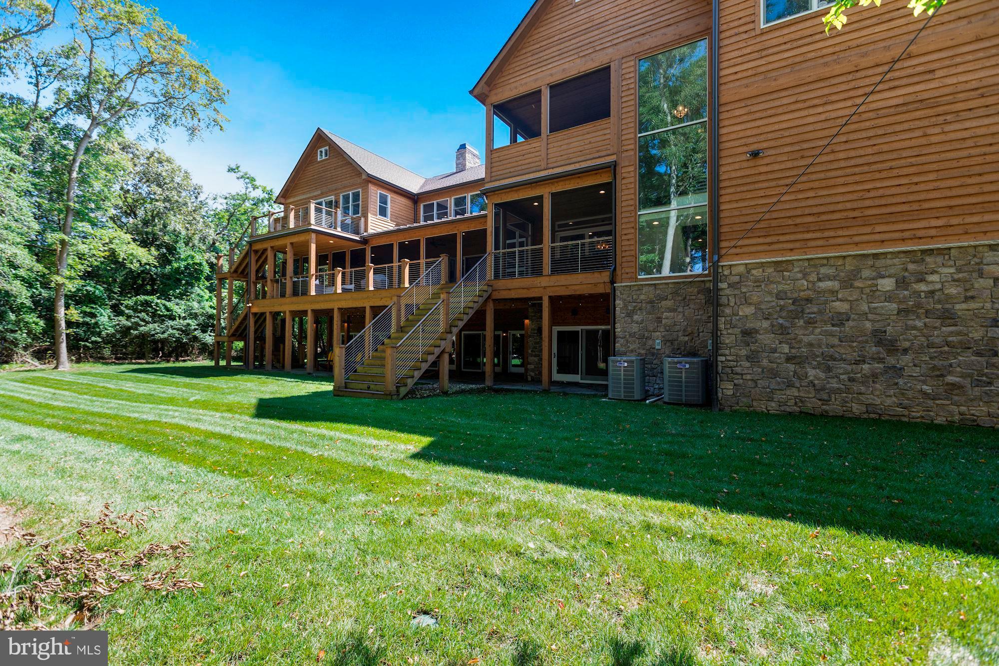 WOLFE POINTE - Residential