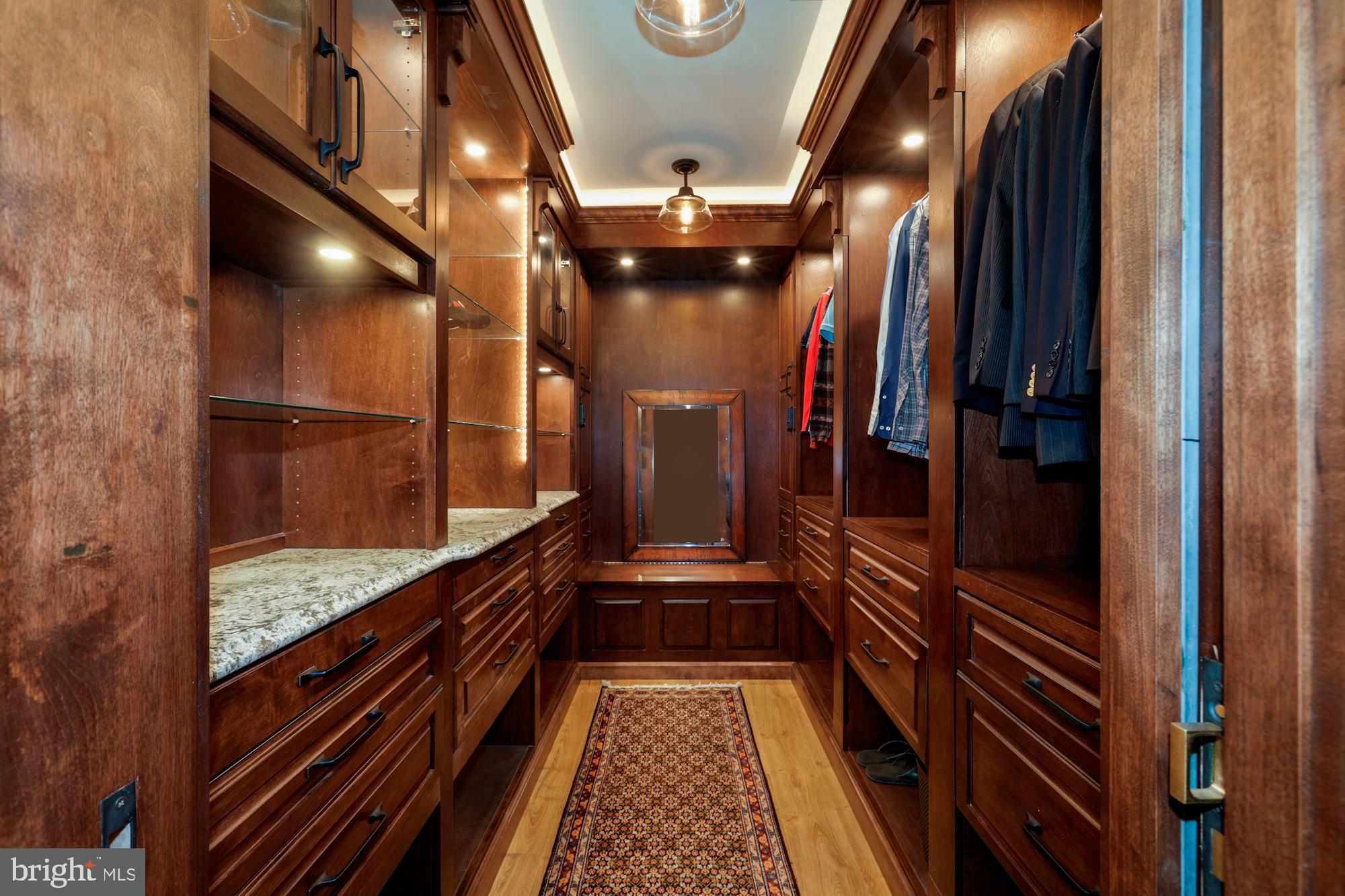 WOLFE POINTE - Residential