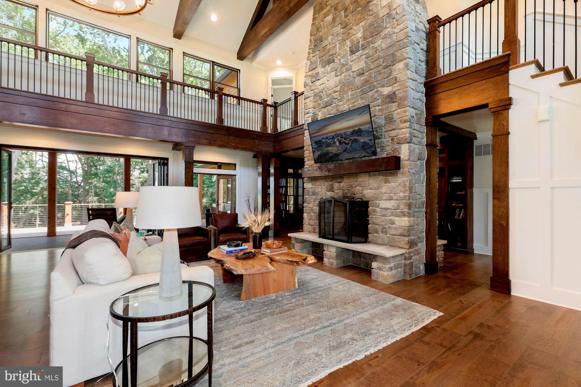 WOLFE POINTE - Residential