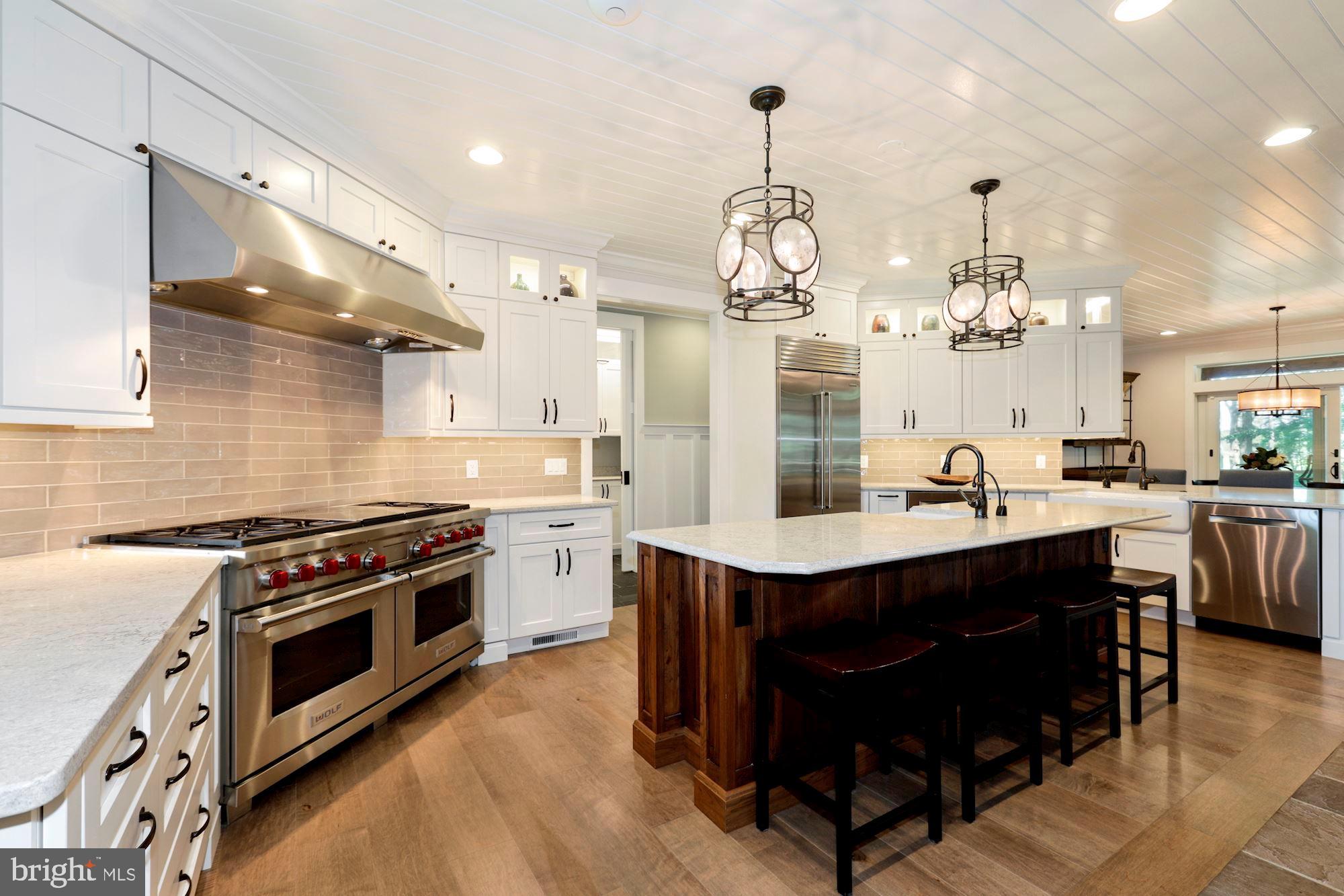 WOLFE POINTE - Residential