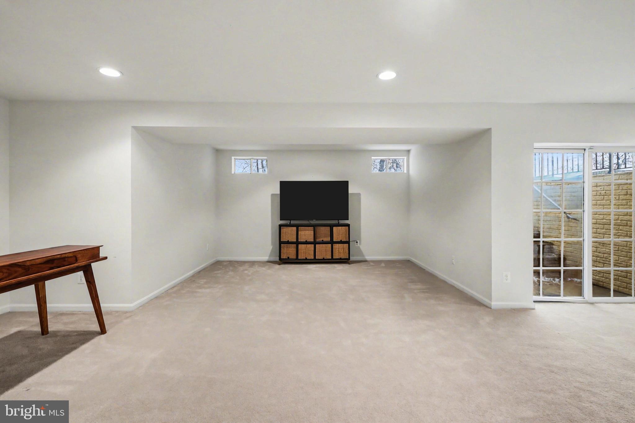 THE VILLAGES AT POTOMAC - Residential