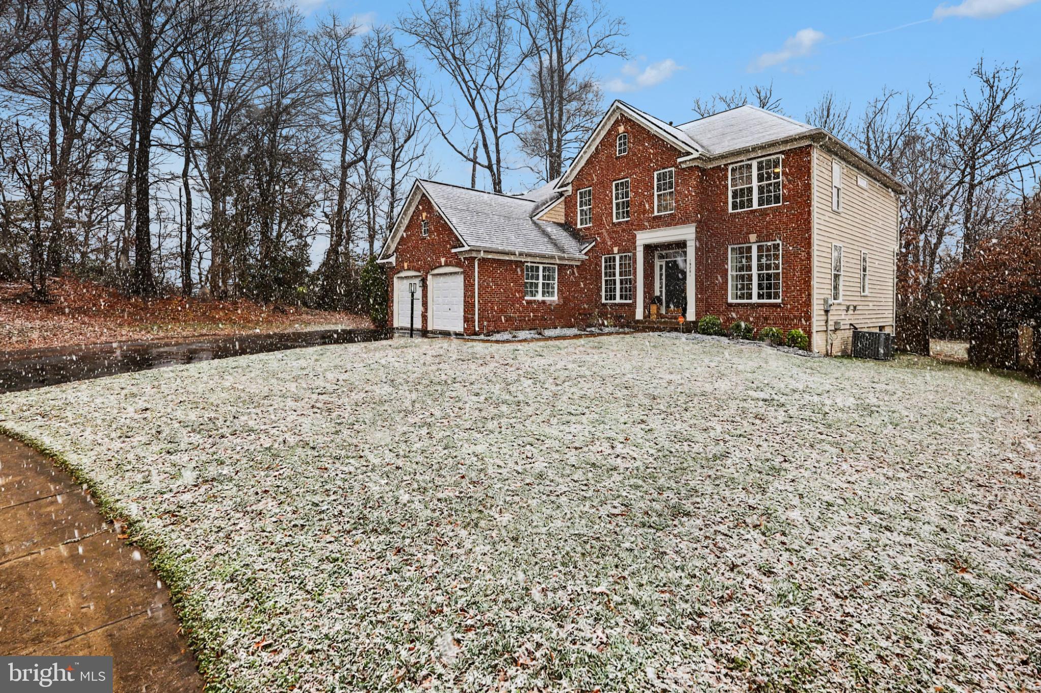 THE VILLAGES AT POTOMAC - Residential