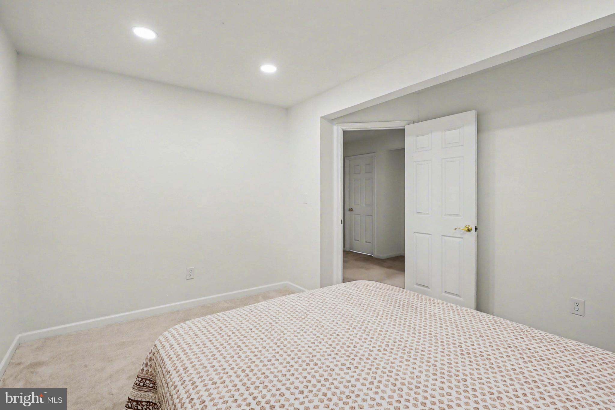 THE VILLAGES AT POTOMAC - Residential