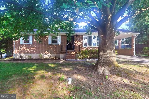 208 MAGOTHY BEACH ROAD PASADENA MD 21122