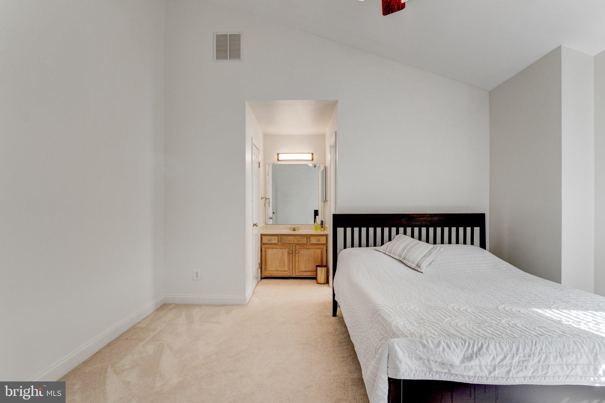 THE REACH - Residential