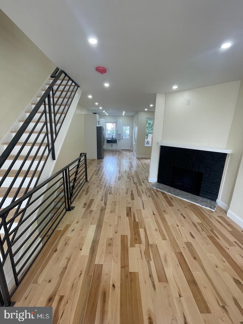 1917 W SPENCER AVENUE