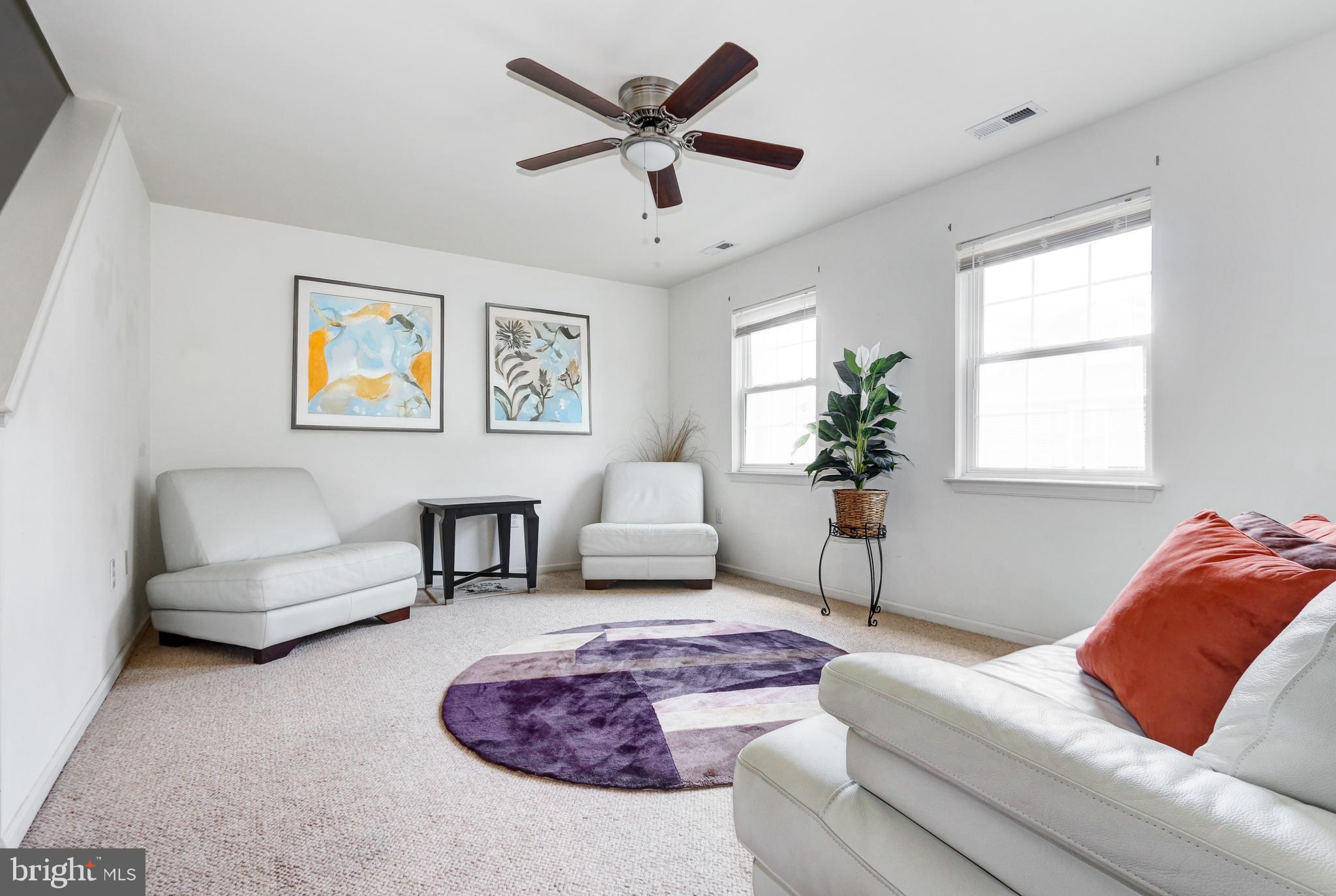 1553 JOHN ADAMS COURT 653