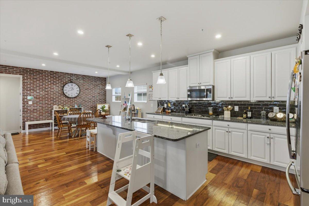 2075 RIVER HERITAGE BOULEVARD