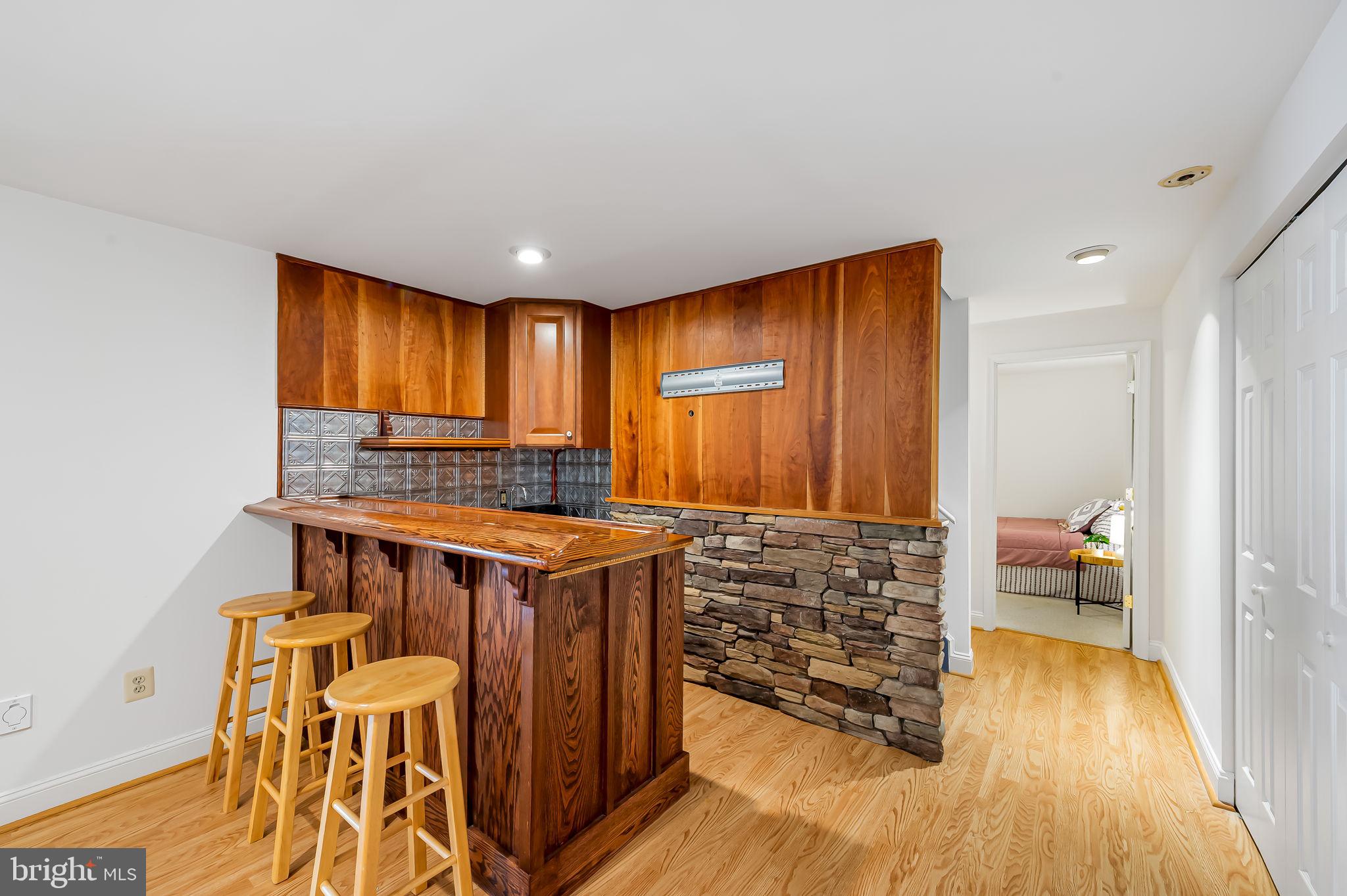 KINGS CHARTER - Residential