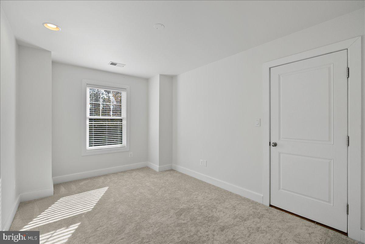 CHESTNUT HILL - Residential Lease