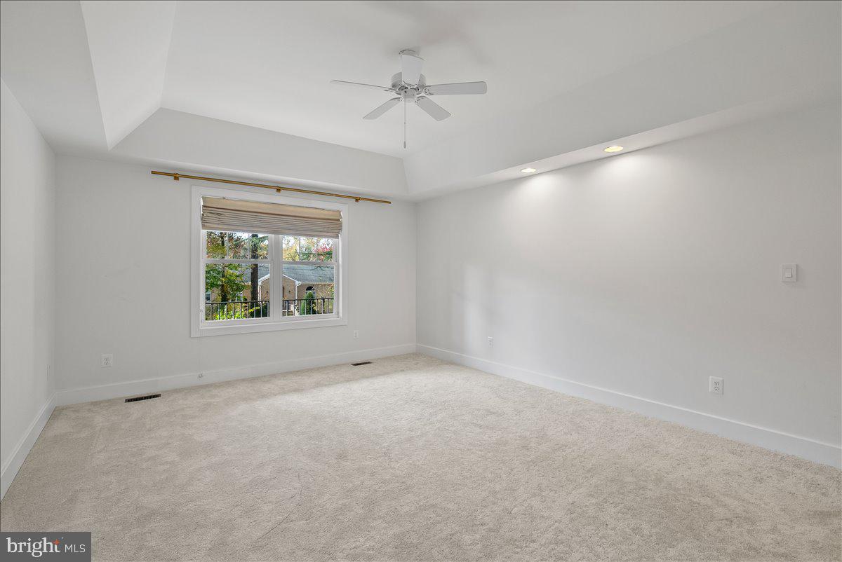 CHESTNUT HILL - Residential Lease