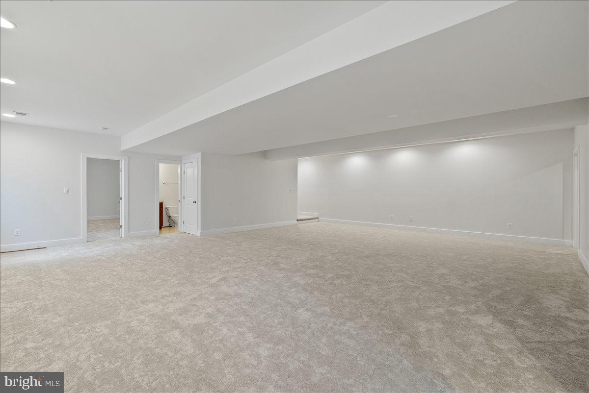 CHESTNUT HILL - Residential Lease