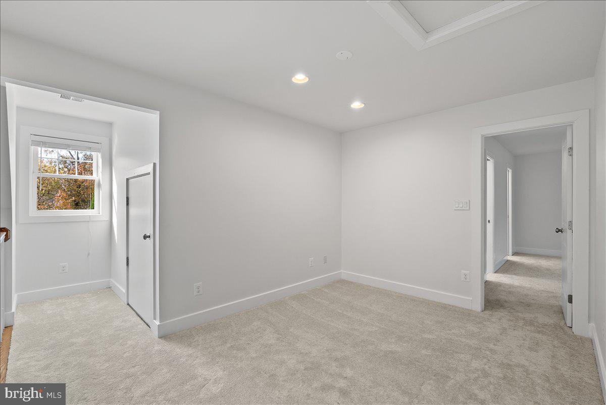 CHESTNUT HILL - Residential Lease