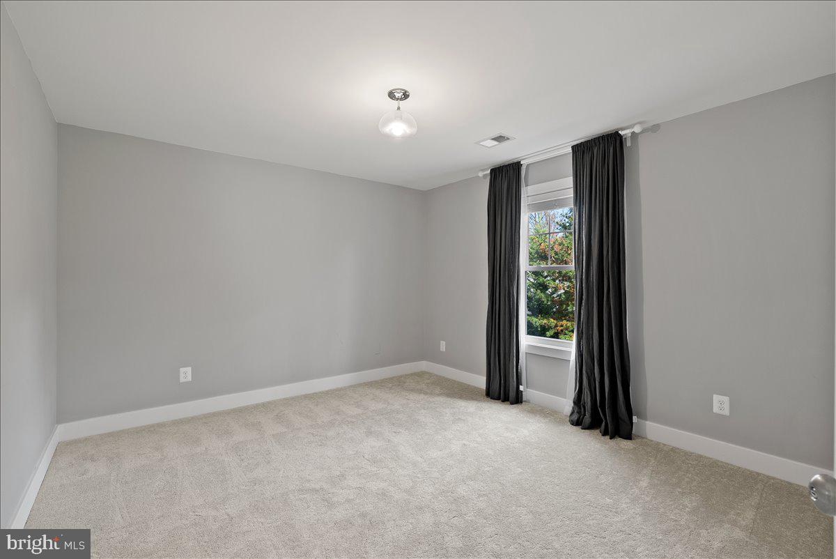 CHESTNUT HILL - Residential Lease