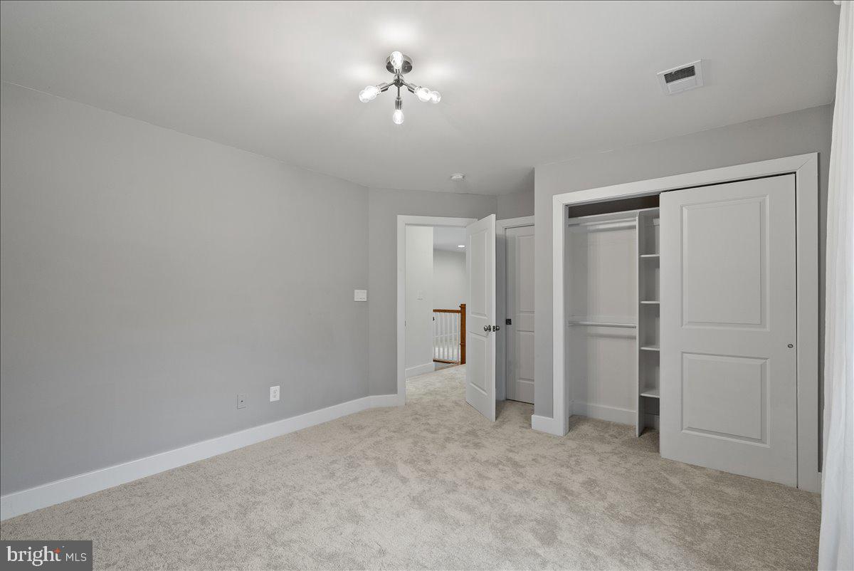 CHESTNUT HILL - Residential Lease