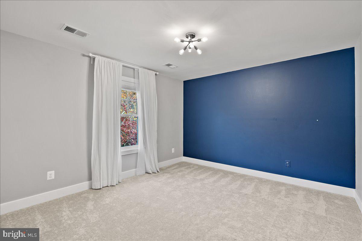 CHESTNUT HILL - Residential Lease