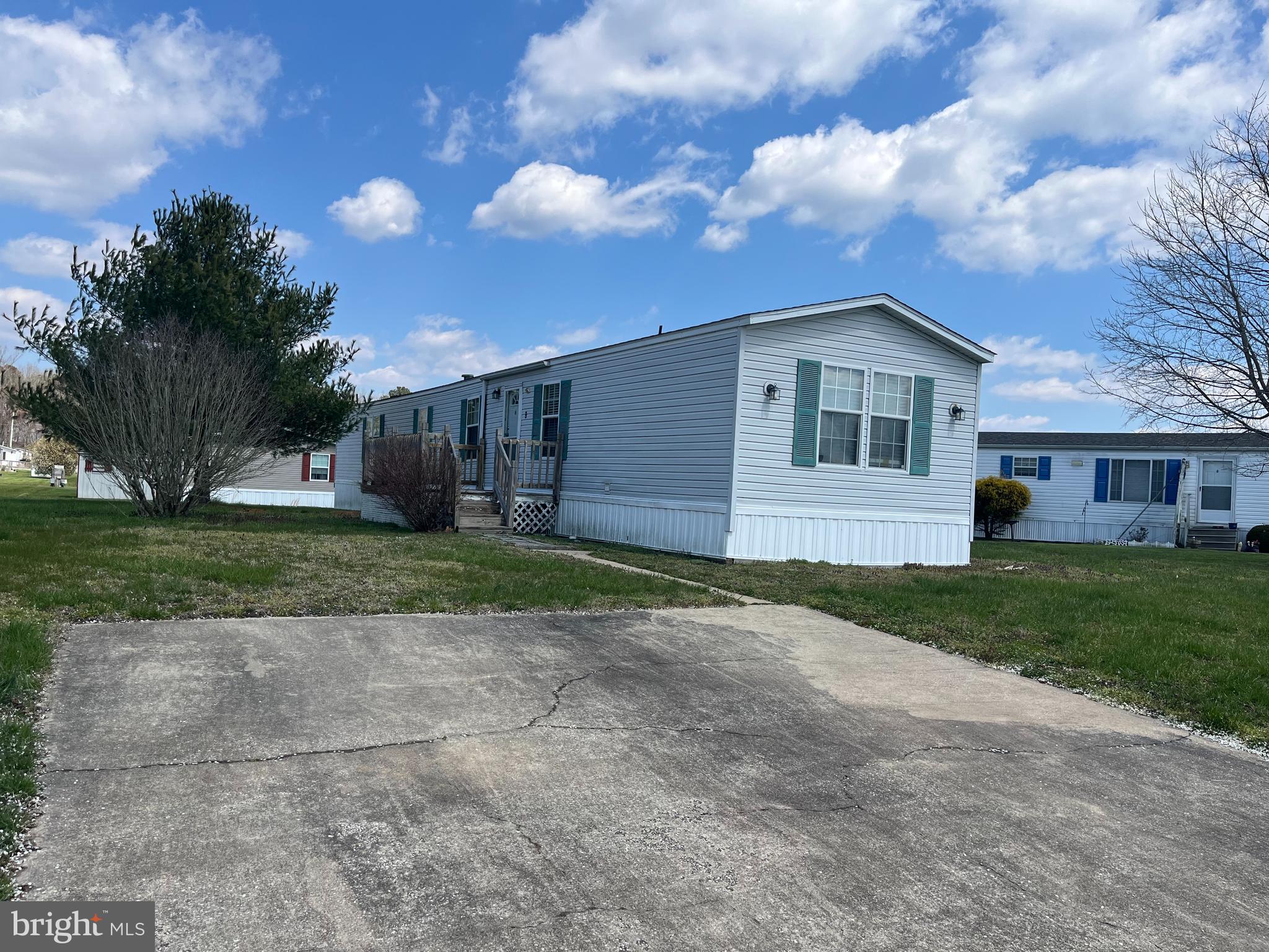 STRAWBERRY VILLAGE - Residential