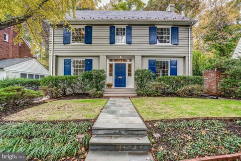 Photo of 115 HESKETH ST, CHEVY CHASE, MD 20815 (MLS # MDMC2083540)