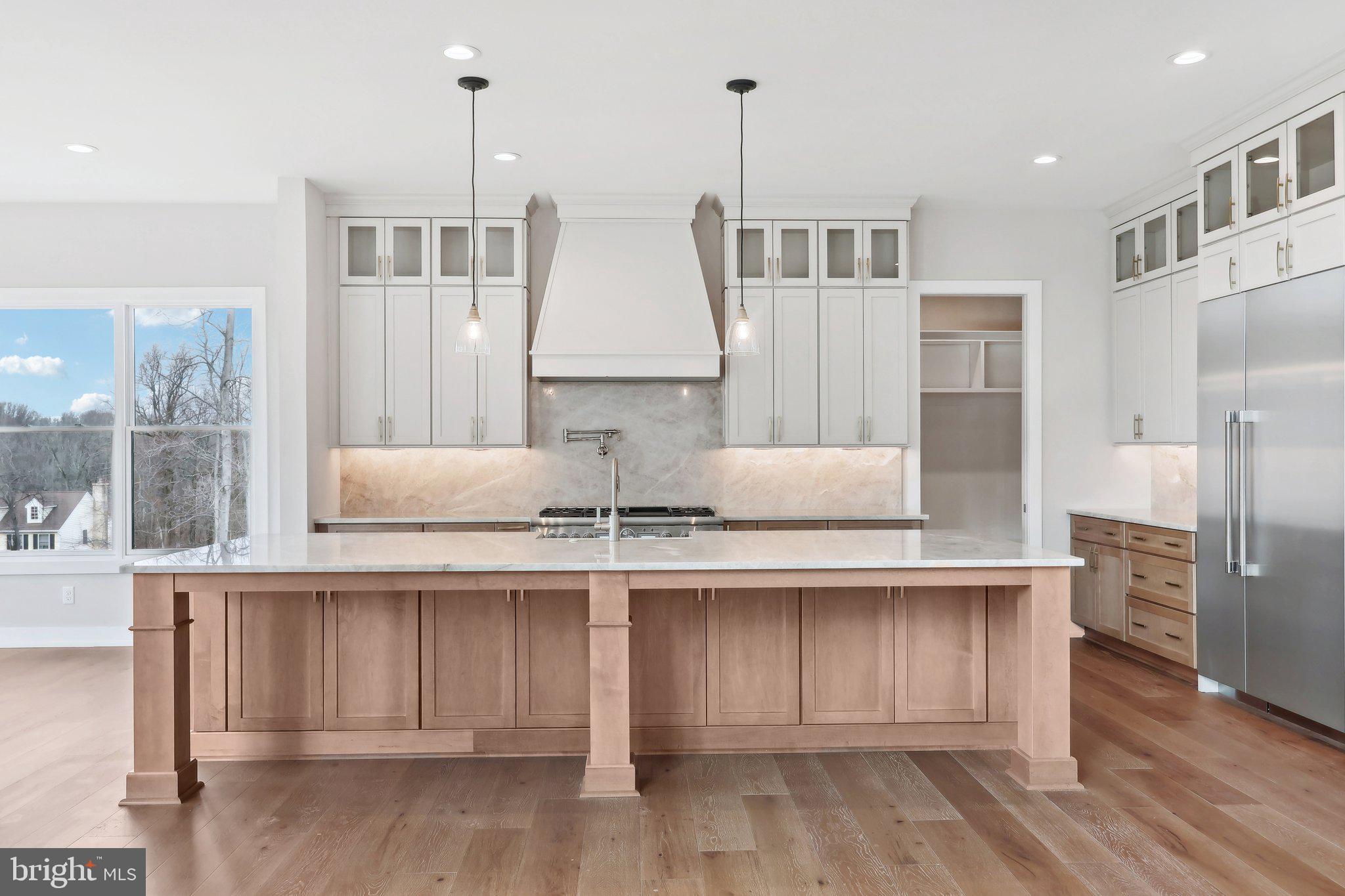 GARNET POINTE - Residential