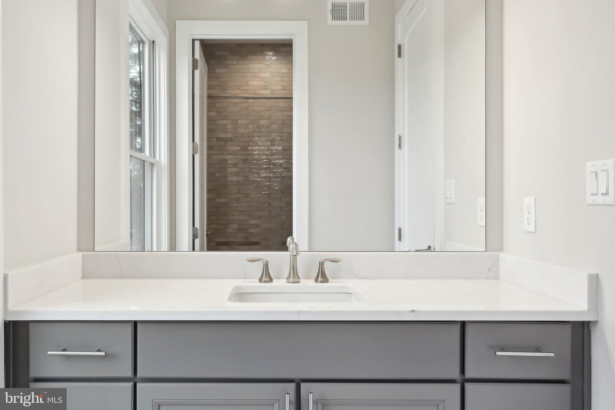 GARNET POINTE - Residential